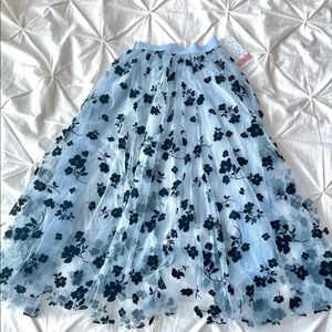 tulle blue skirt with flowers!💙